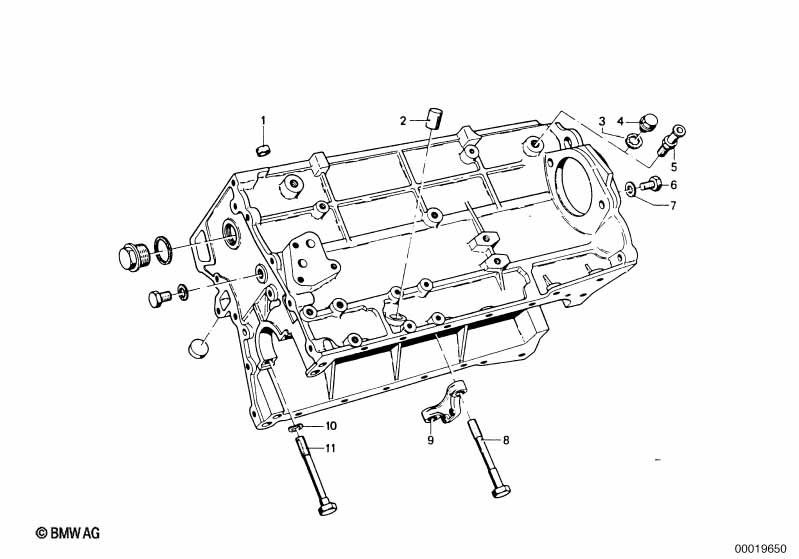 Картер двигателя