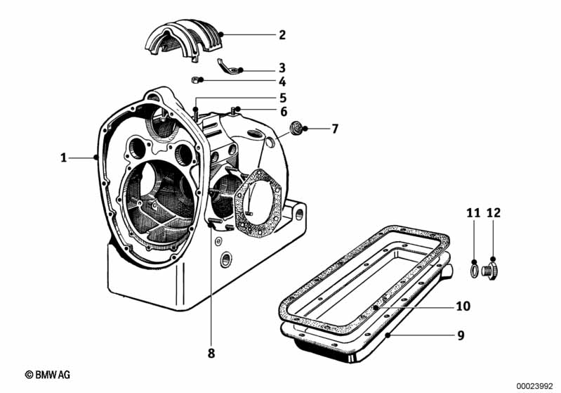 Картер двигателя